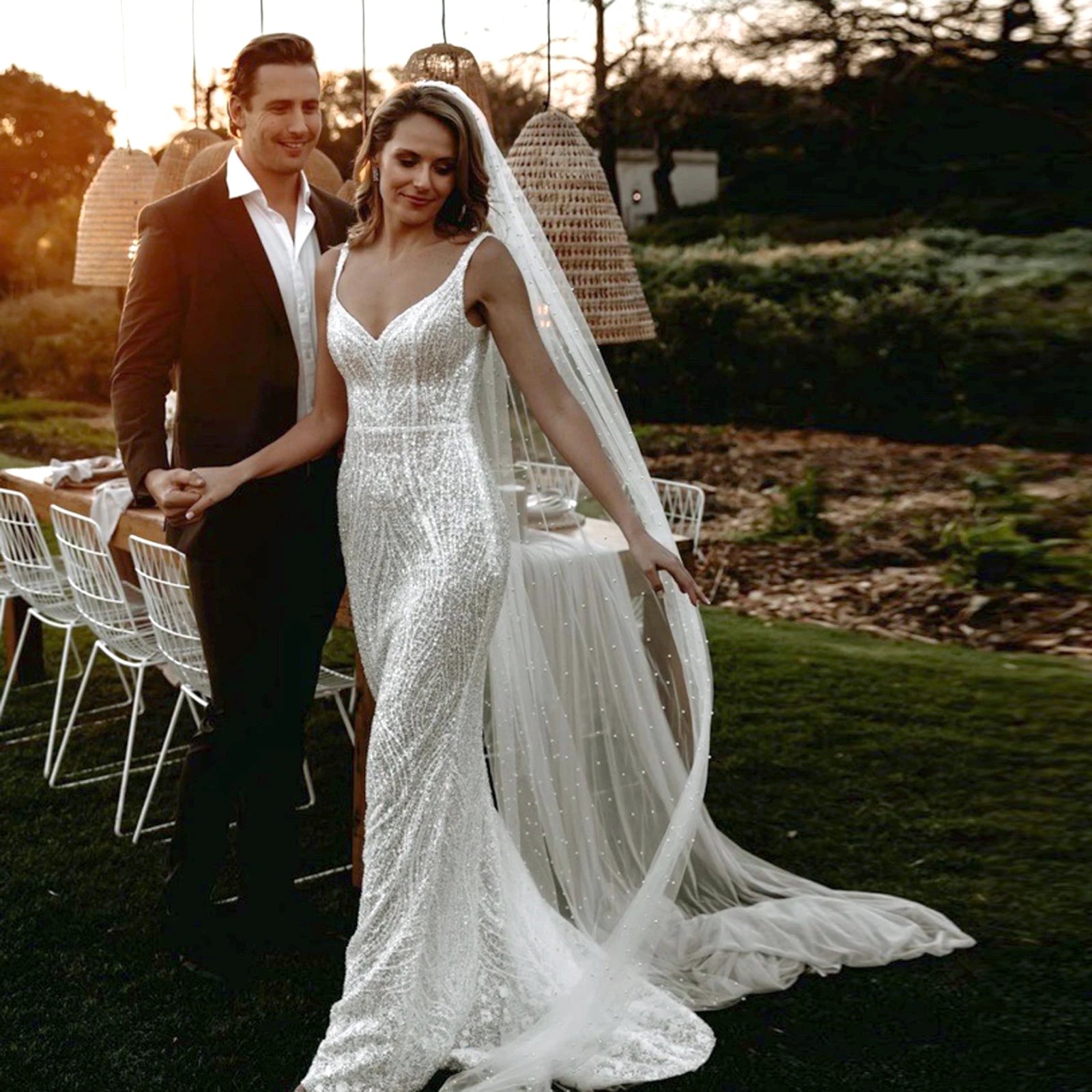 Short Wedding Veil for Bride Pearls Beaded Bridal Veils with Comb Soft