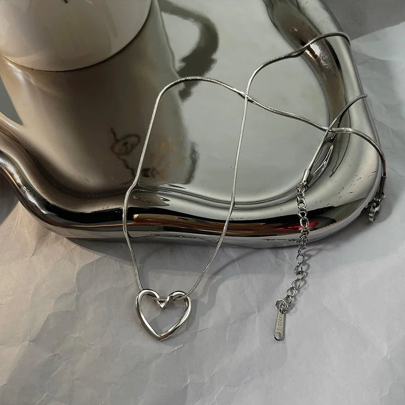 Simple Trendy Heart Pendent Necklace for Women Creative Design Gold