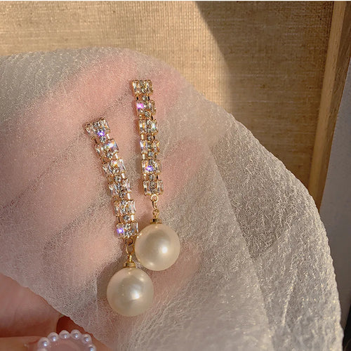 2022 New Trend Simulation Pearl Long Earrings Women's Flower