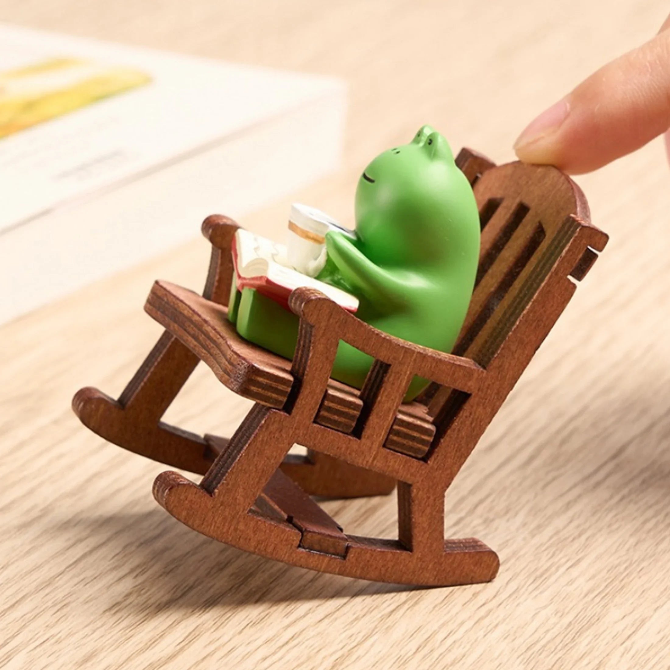 2PC Frog Rocker Chair Cute Japanese Healing Small Decoration Office