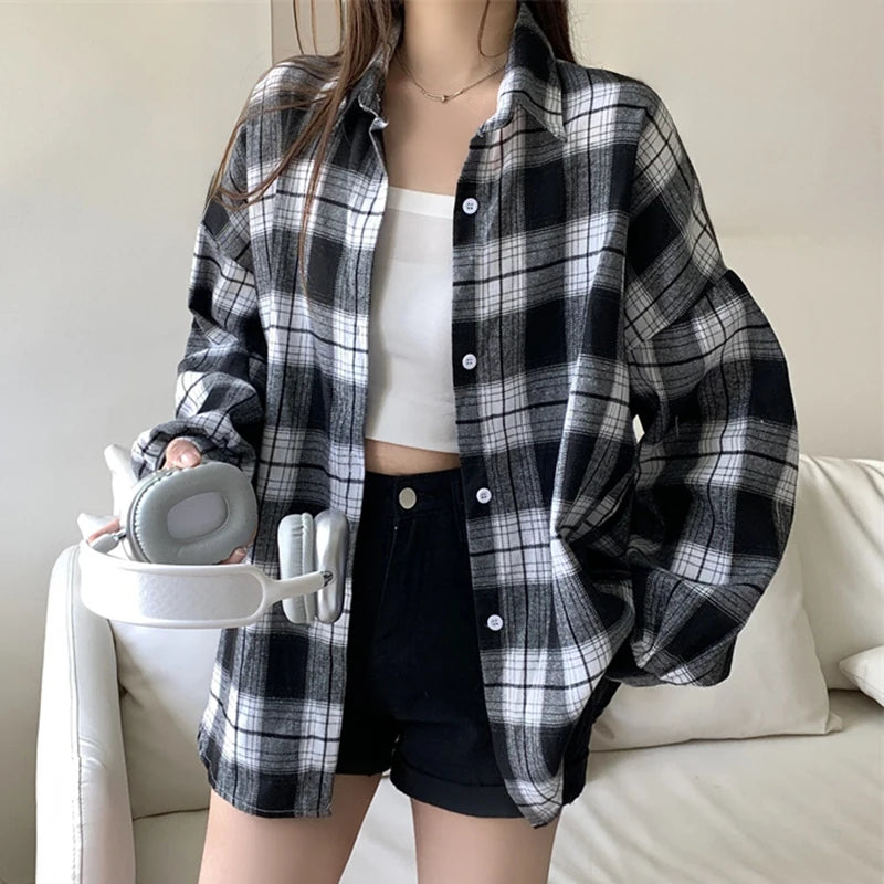 Black Flannel Shirt for Women Long Sleeve Collared Button-Up Tartan